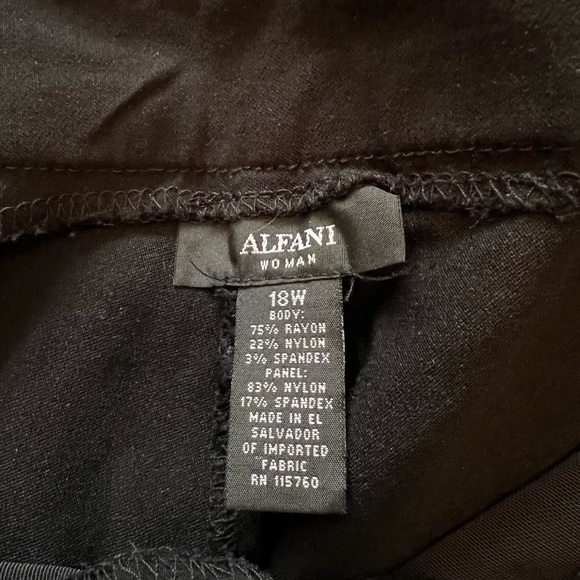 Black Alfani stretch capri pant - Picture 3 of 4